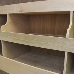 Monstershop / Bedrijfswageninrichting hout met vakken 2