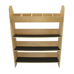 Monstershop / Bedrijfswageninrichting hout met vakken en planken 3