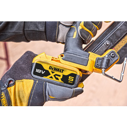 DeWALT DCN930N-XJ 33 18V XR Basic accu constructie tacker enkelshot + bumpfire (body)