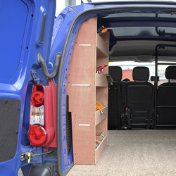 Monstershop / Bedrijfswageninrichting hout met vakken 5