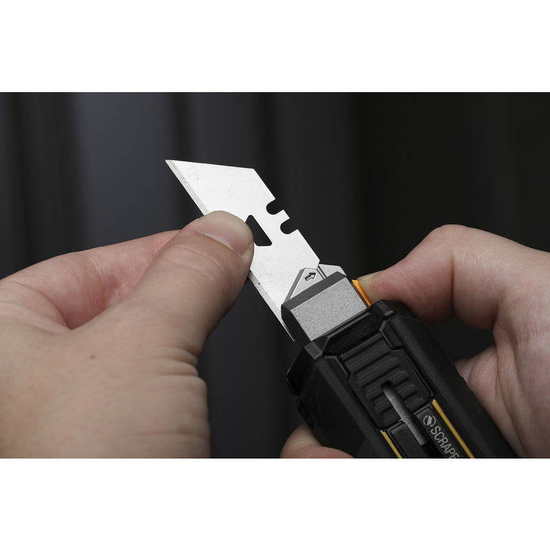 ToughBuilt Scraper Utility Knife (Incl. 5 Utility Knife Blades