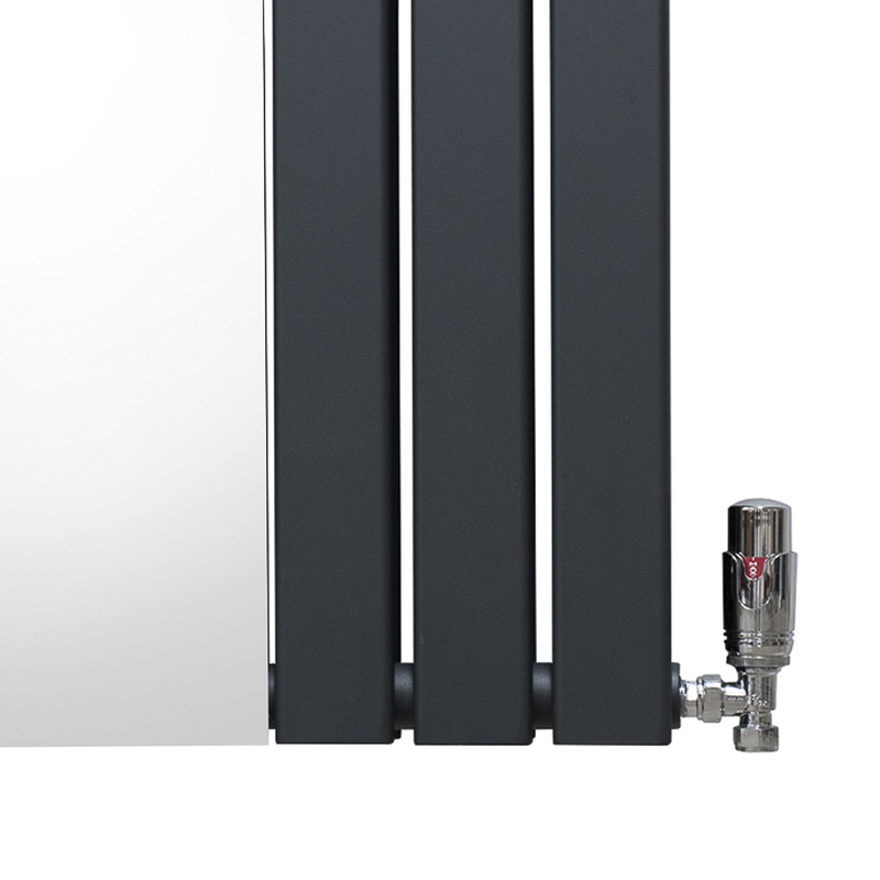 Monstershop / Platte spiegel radiatoren met TRV chroom kleppen