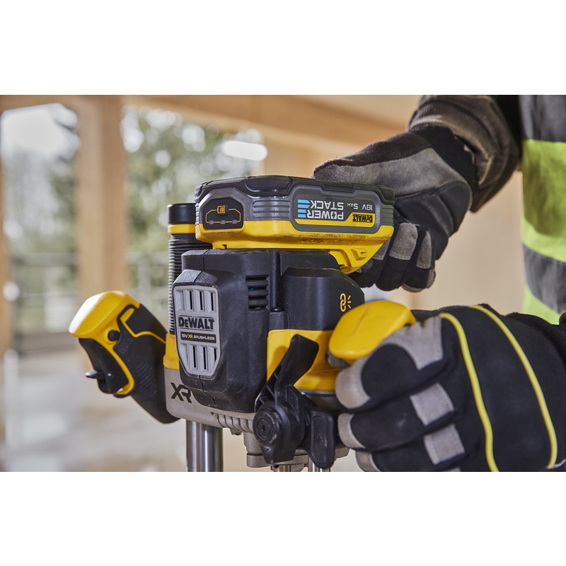 DeWALT DCW620NT-XJ 18V XR accu bovenfrees 18V XR Basic in TSTAK (body)