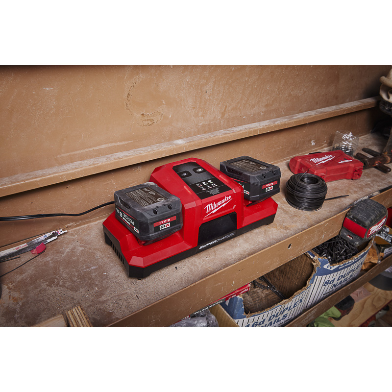 Milwaukee / Milwaukee M18 DBSC Dual bay superlader