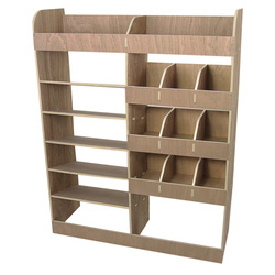 MonsterShop / Bedrijfswageninrichting hout met vakken 3