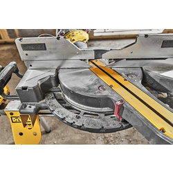DeWALT / DeWALT DCS781N-XJ 54V Flexvolt accu afkort-/verstekzaag (body) 10