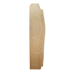 MonsterShop / Bedrijfswageninrichting hout met vakken en planken 3