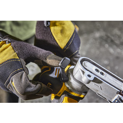 DeWALT / DeWALT DCM200NT-XJ 18V XR accu stripschuurmachine in TSTAK (body) 9