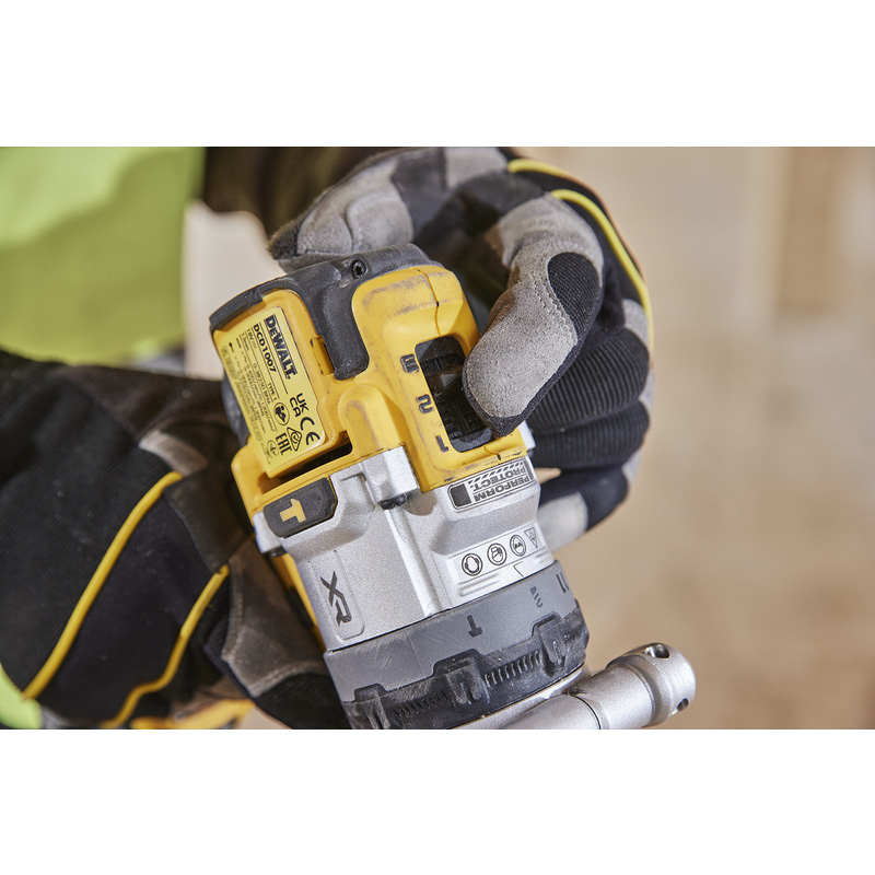 DeWALT / DeWALT DCD1007NT-XJ 18V XR Basic accu klop-/schroefboormachine (body)