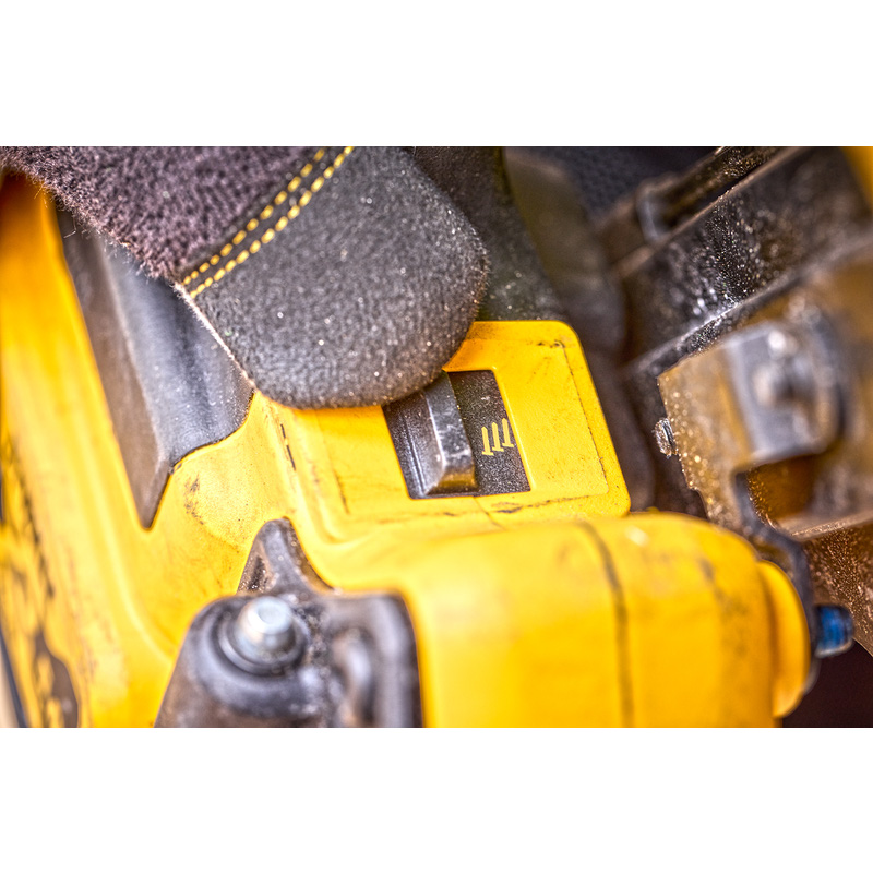 DeWALT / DeWALT DCN930N-XJ 33 18V XR Basic accu constructie tacker enkelshot + bumpfire (body)