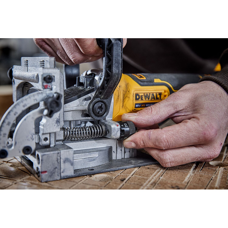 DeWALT / DeWALT DCW682NT accu lamellenfrees (body)